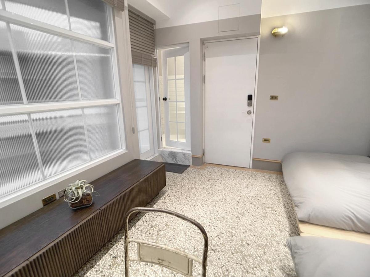 Spring Guest House Тайнан Екстериор снимка